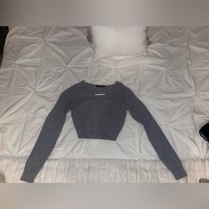 gray long sleeve knit crop top